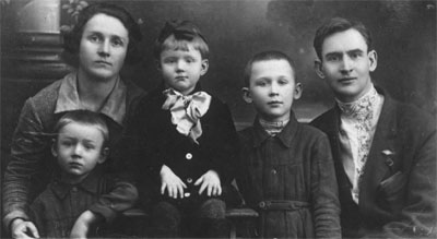 1935 год. Семья Петра Власьевича в сборе.